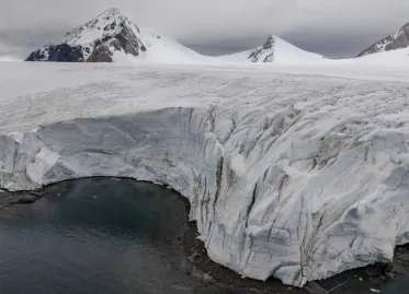 Antarctica Scientists Demand Evacuation Due to Threats and Abuse