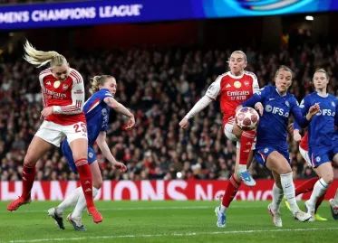 Arsenal Dominates Chelsea in UWCL Quarterfinal First Leg with 3-1 Victory