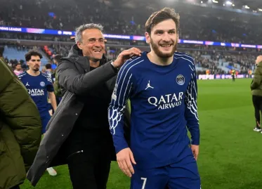 Arsenal Eyeing Napoli Star Kvaratskhelia, Manchester United Target Newcastle's Lewis Hall