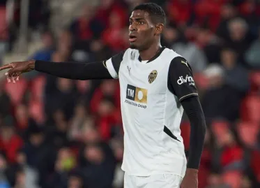 Arsenal Signs Cristhian Mosquera from Valencia for €15 Million