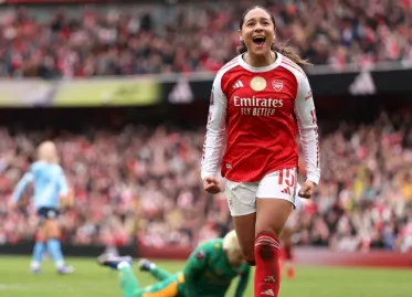 Arsenal Upset Manchester City in WSL Match, Keep Title Race Alive