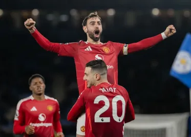 Bruno Fernandes Shines in Manchester United's Win at Leicester City