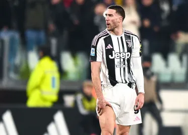 Chelsea and Tottenham Eye Juventus Forward Vlahovic for Transfer