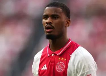 Chelsea Eyes Ajax Defender Jorrel Hato for Squad Strengthening
