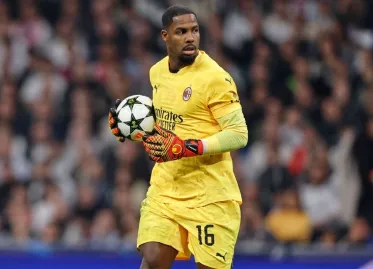 Chelsea Interested in AC Milan's Mike Maignan, Valuation Gap Hinders Deal