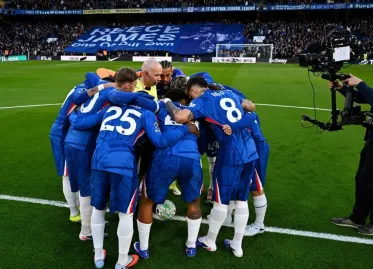 Chelsea's Liam Rosenior Disappointed by Referee Incident in Pre-Match Huddle