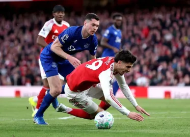 Controversy over VAR Decision in Arsenal vs. Everton Match