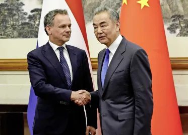 Dutch Minister Veldkamp Discusses National Security with Chinese Officials
