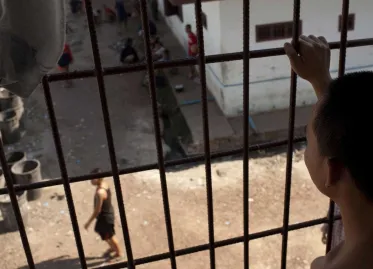 Dutch Prisoner in Laos Faces Harsh Conditions: Overcrowded Cells and Basic Facilities