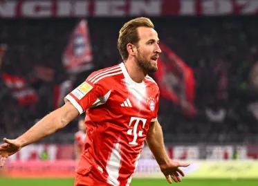 Harry Kane Chases Lewandowski Record in Bundesliga Goal Tally