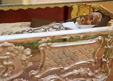 Holy Relic: Body of Saint Theresa Preserved for Centuries on Display Again