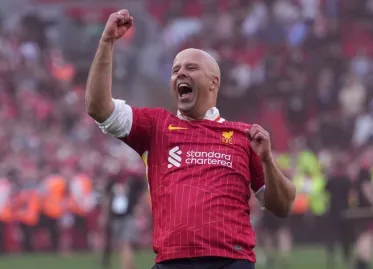 Liverpool's Success Under Arne Slot Raises Questions About the Importance of Coaches