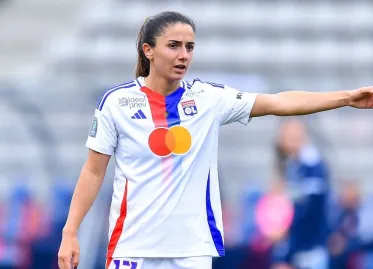 London City Lionesses Sign Daniëlle van de Donk on Free Transfer
