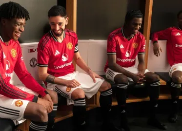 Manchester United Reveals 2025-26 Home Kit Inspired by Old Trafford