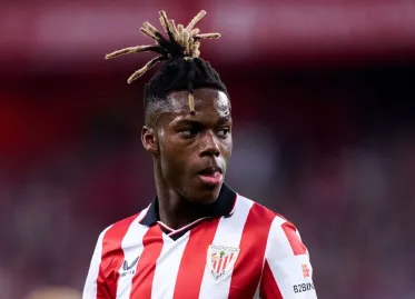 Nico Williams Extends Contract with Athletic Club, Rejects Barcelona Offer