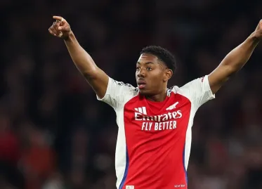 Real Madrid Interested in Arsenal's Lewis-Skelly, Liverpool Pursues Ekitike