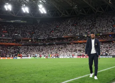 Should Manchester United Keep or Replace Manager Ruben Amorim?