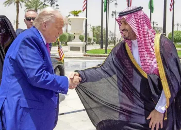 Trump Defends Gift: Qatar Donates Plane to Air Force, Not to Me