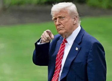 Trump Targets Top Law Firms in Retaliation Move