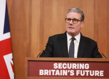 UK Counterterrorism Police Investigate Fire at Starmer's House