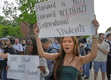 US Tightens Visa Requirements for Dutch Students Amid Social Media Scrutiny