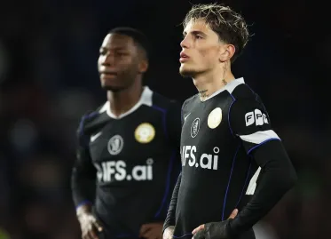 Weekend Football Predictions: Chelsea Woes, Real Madrid's Recovery, and Arsenal's Title Fight