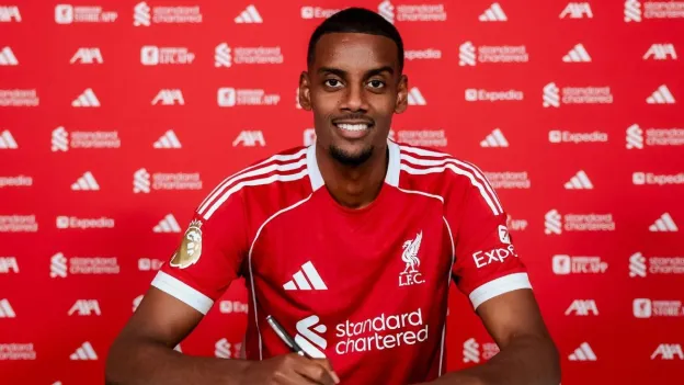 Alan Shearer Criticizes Alexander Isak's Move to Liverpool