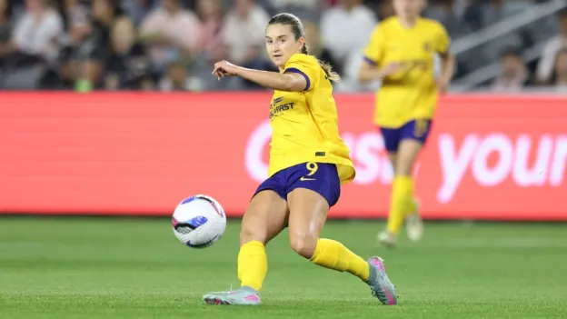 Ally Sentnor Joins KC Current in Record NWSL Transfer Deal