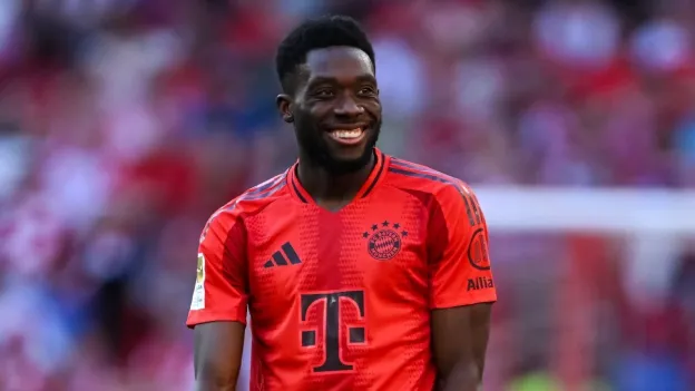 Alphonso Davies Extends Contract with Bayern Munich Amid Real Madrid Interest