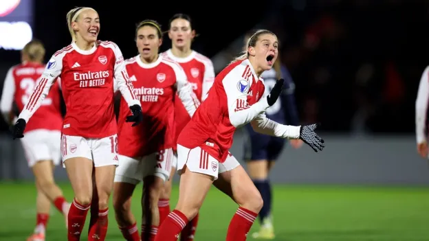 Arsenal Urged to Keep Alessia Russo at No. 9 for UWCL Revival