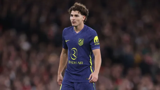 Barcelona Eye Harry Kane and Julián Álvarez as Potential Replacements for Lewandowski