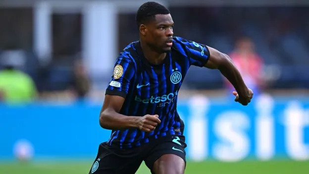 Barcelona Eyeing Denzel Dumfries in Transfer Move Rumors