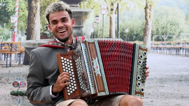 Bayern Munich's Luis Diaz Embraces Oktoberfest Tradition in Lederhosen