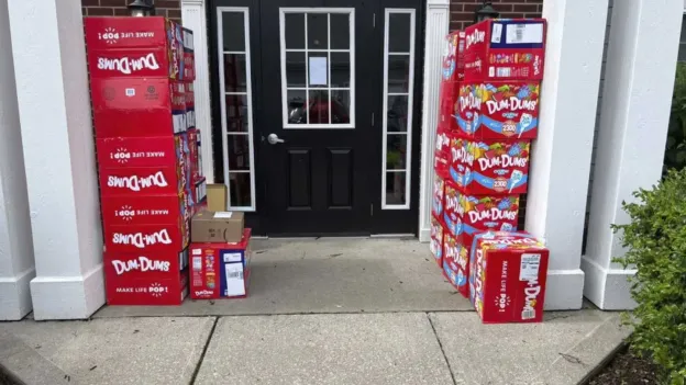 Boy, 8, Orders 70,000 Lollipops Online, Leaves Mother Surprised