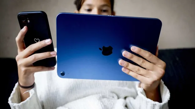British Mother Arrested for Taking iPads from Daughters
