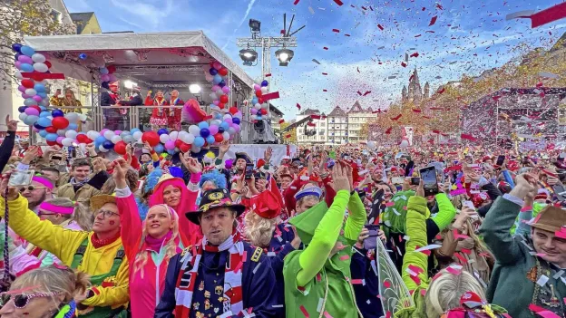 Carnival in Cologne Kicks Off with Extra Police Presence