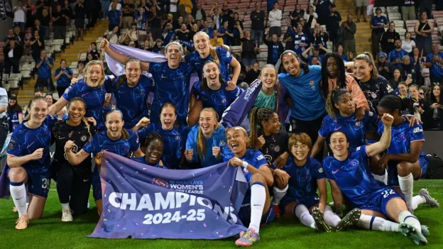 Chelsea Clinches Sixth Consecutive WSL Title with Victory over Man Utd