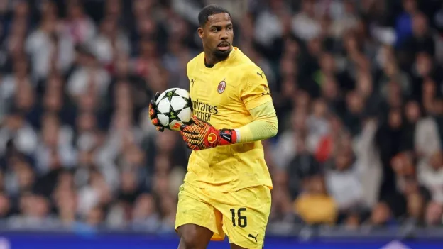 Chelsea Interested in AC Milan's Mike Maignan, Valuation Gap Hinders Deal