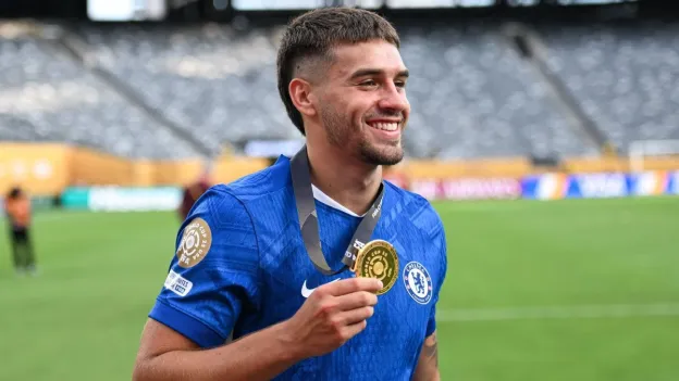 Chelsea's Marc Guiu Joins Sunderland on Season-Long Loan Deal