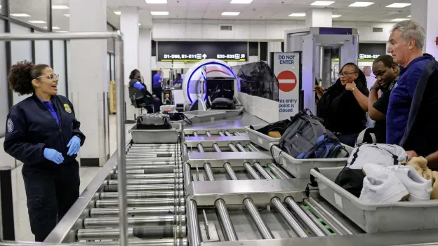 European Tourists Detained in US Border Centers