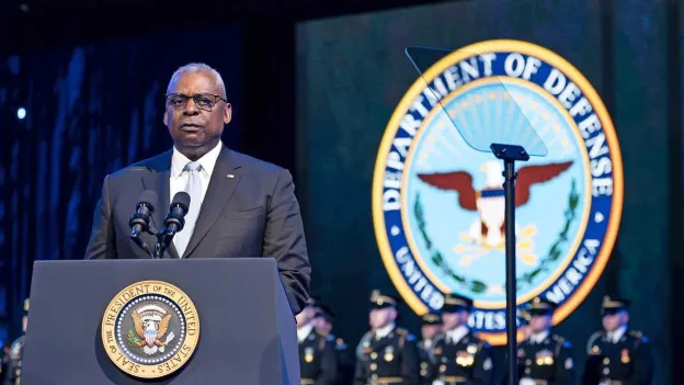 Former US Defense Secretaries Call for Congressional Hearings on Military Firings