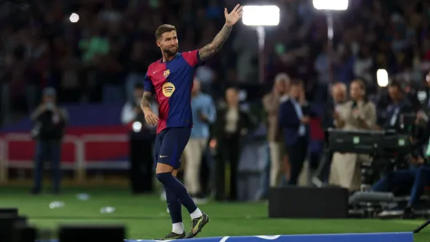 Iñigo Martinez Joins Al Nassr as Free Agent After Barcelona Exit