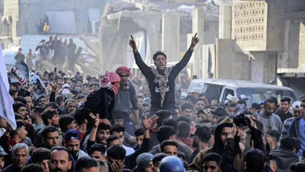 Israel in Dilemma: Hamas Losing Grip in Gaza Due to Lack of Aid