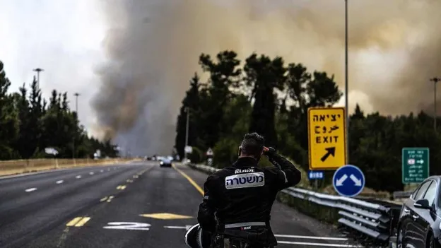 Israeli Military Deployed to Combat Severe Wildfires Near Jerusalem, Suspect Arrested for Arson