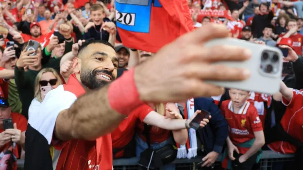 Liverpool Clinches 2024-25 Premier League Title with Dominant Win Over Tottenham