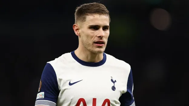 Liverpool Eyeing Move for Tottenham's Micky van de Ven