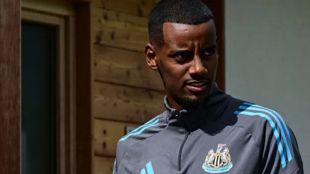 Liverpool Target Alexander Isak Recovers at Real Sociedad amid Transfer Speculation