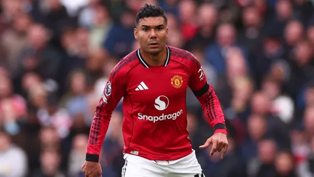 Manchester United Considering Pay Cut for Casemiro to Extend Contract