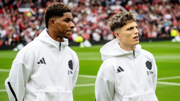 Manchester United Delay Rashford and Garnacho's Return for Transfer Talks