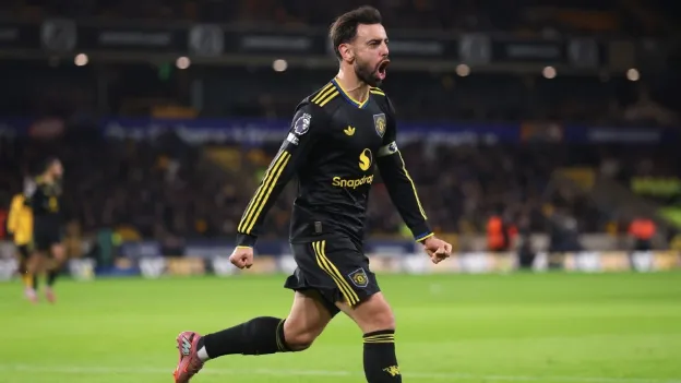 Manchester United Dominate Wolves: Fernandes Shines with 10/10 Performance